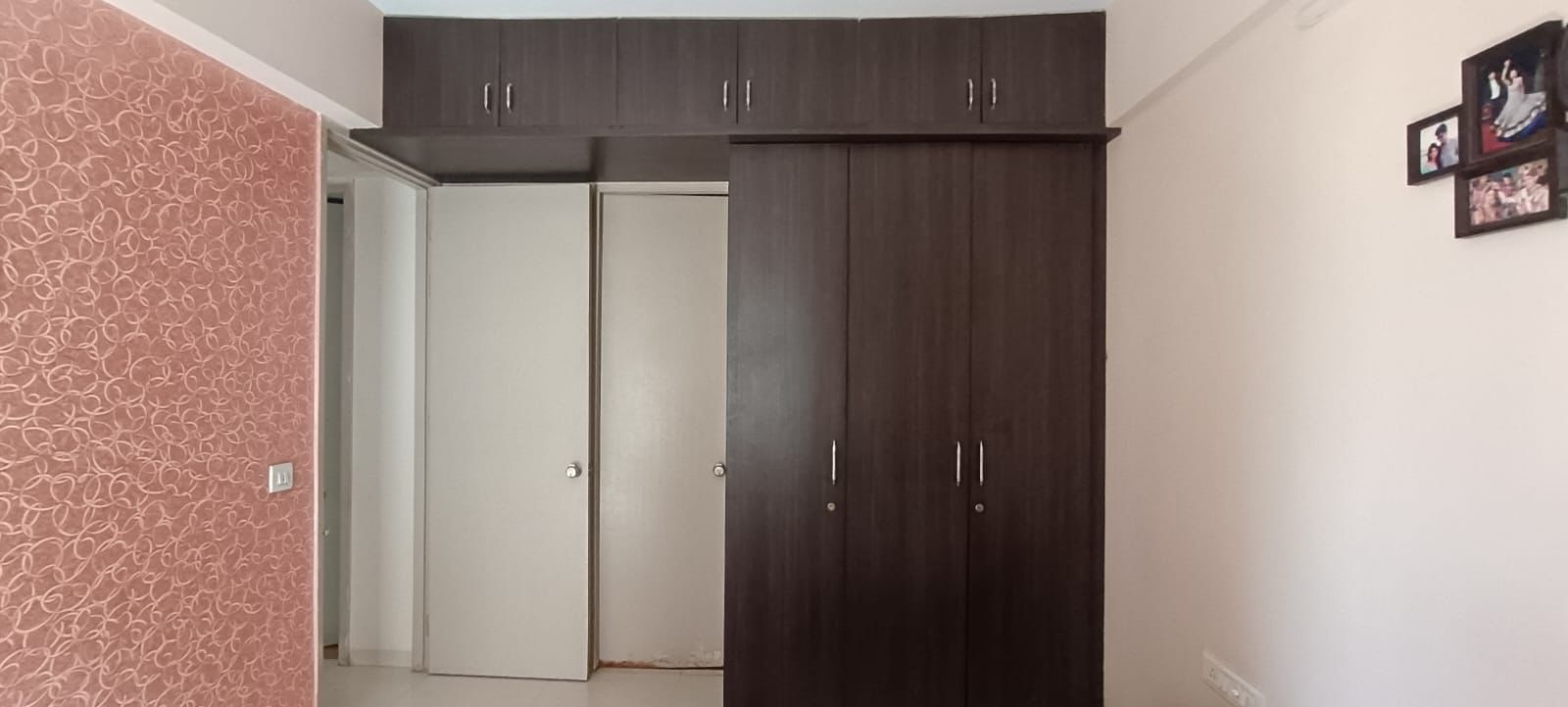 2 BHK Residential Flat / Appartment for Sell in Vaishnodevi Ahmedabad - Media 7